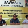 Bawaslu kuningan bersama 2 anggota sentra gakumdu dari kepolisian dan kejaksaan menyampaikan putusan terkait video viral 
